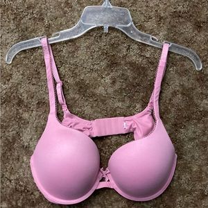 EUC Victoria Secret’s pink bra. Size: 36C. Body by Victoria, I believe.